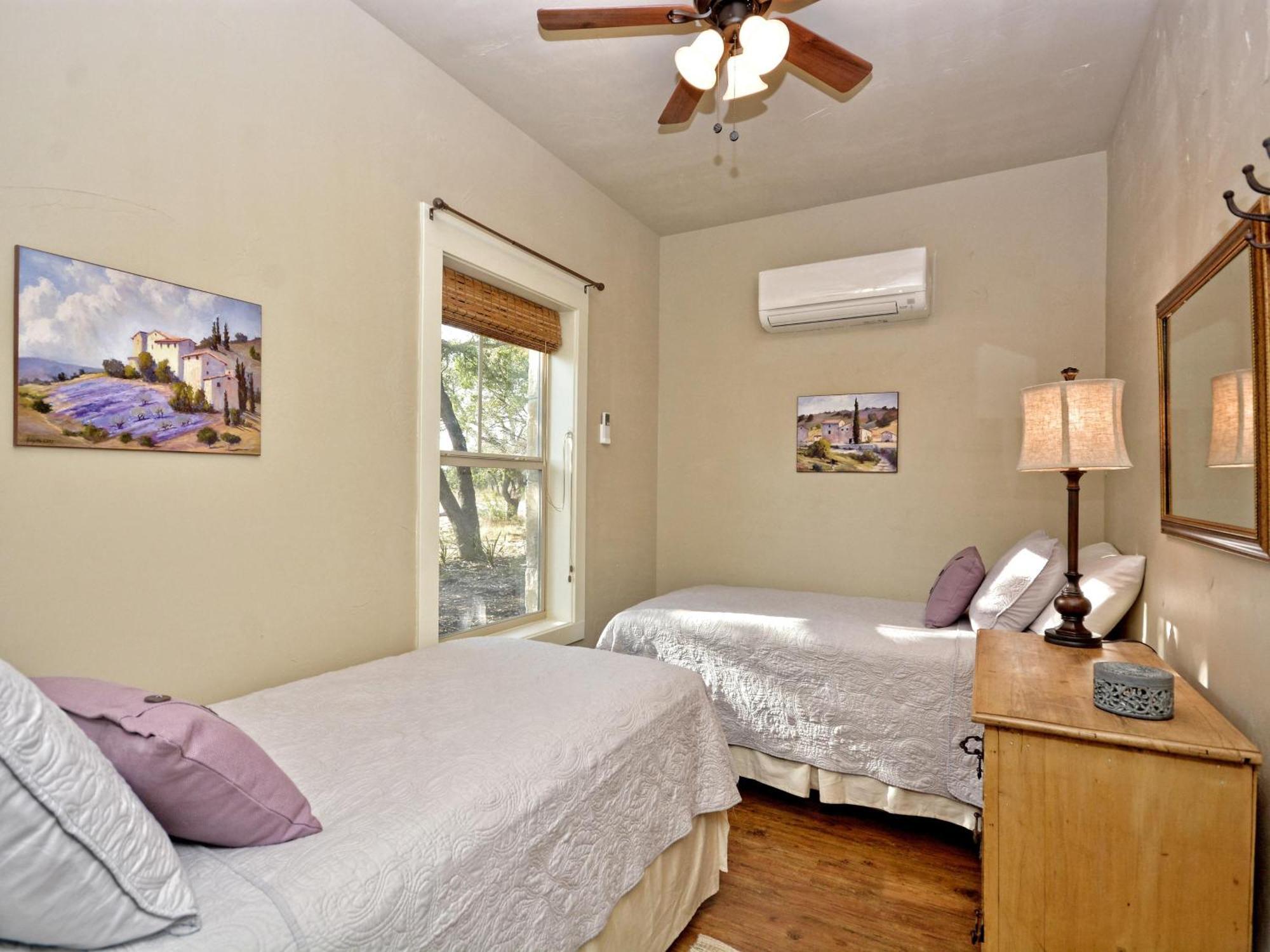 Cabins At Flite Acres - Mountain Laurel Wimberley Εξωτερικό φωτογραφία