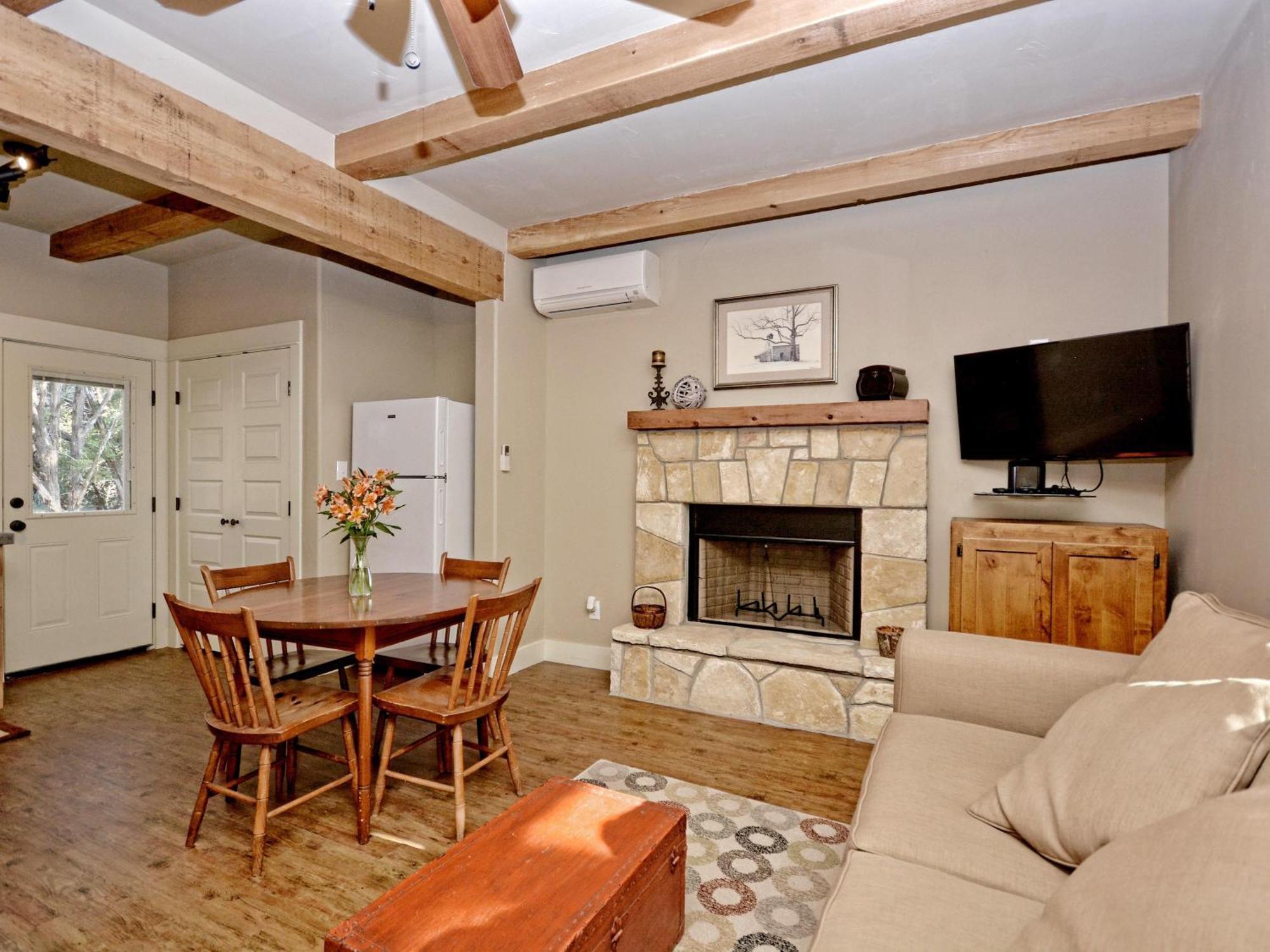 Cabins At Flite Acres - Mountain Laurel Wimberley Εξωτερικό φωτογραφία